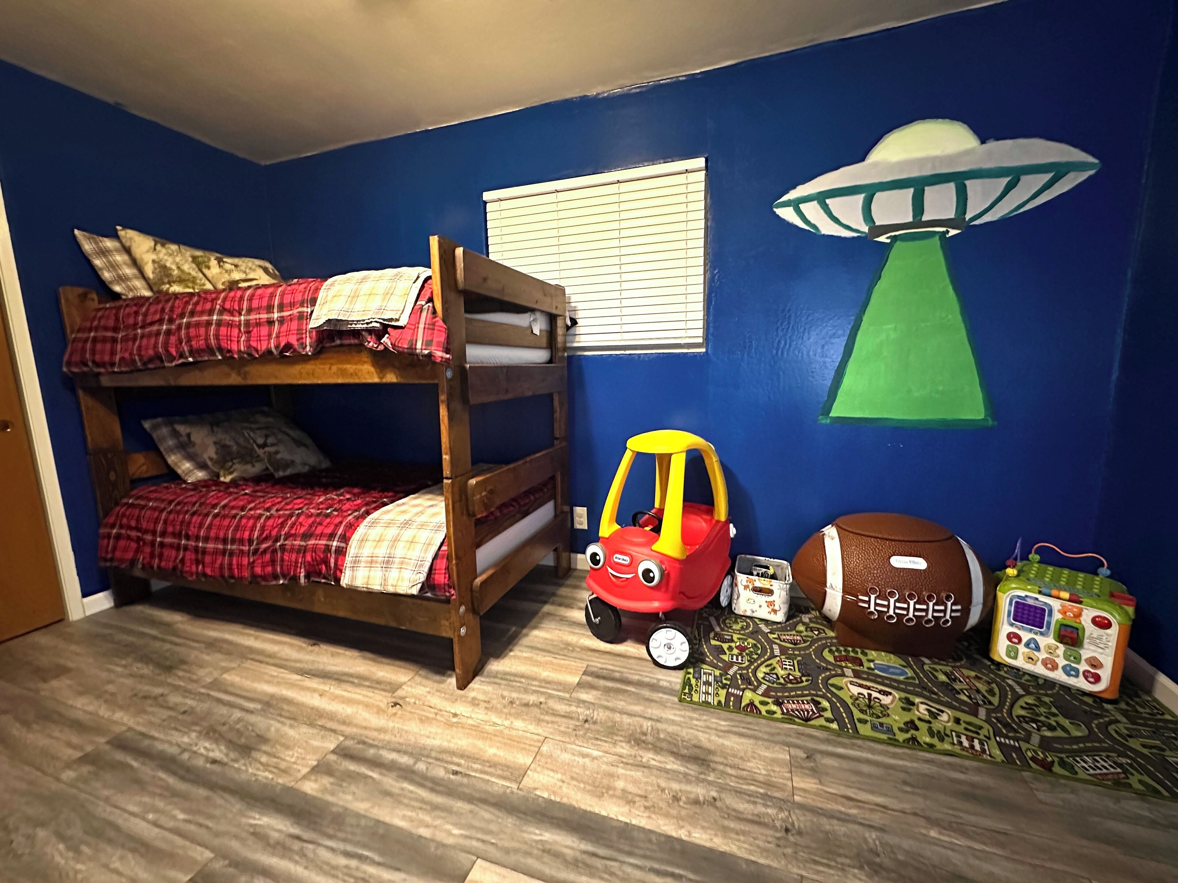 3 bedrooms, desk, free WiFi, bed sheets