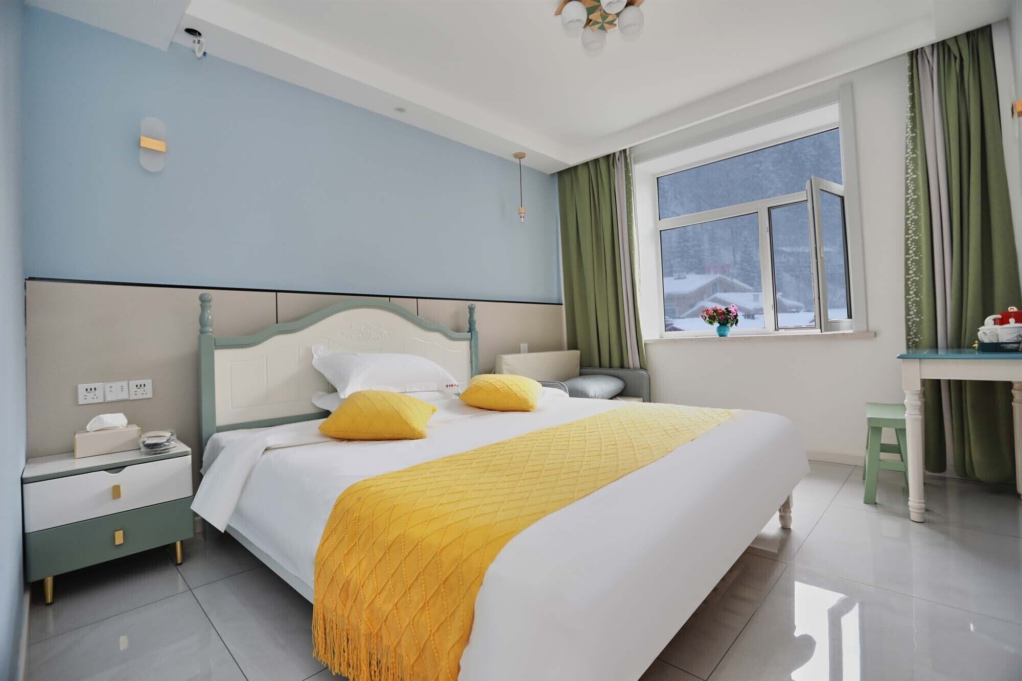 Standard Double Room, Hill View | Pemandangan dari bilik