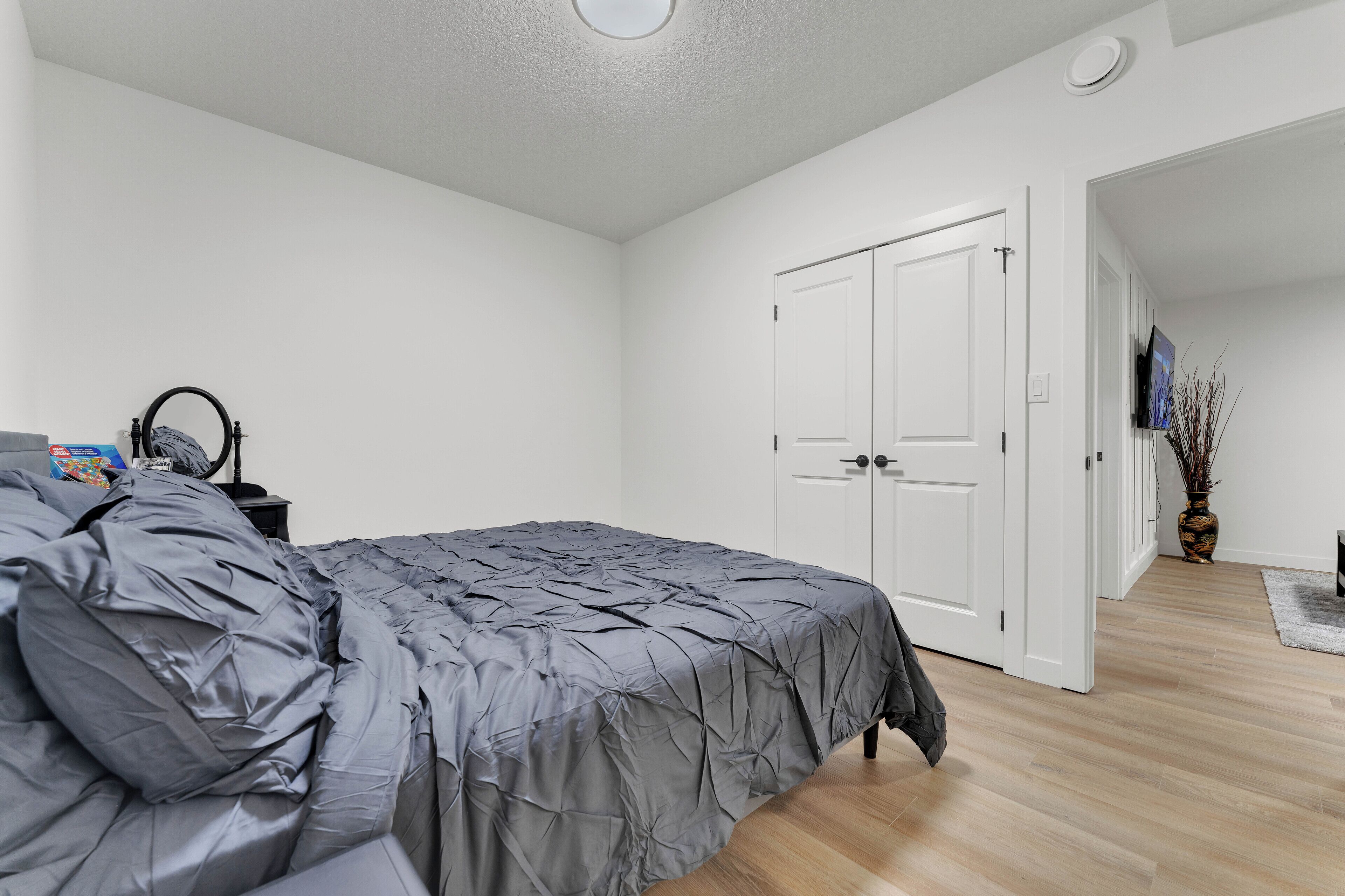 2 عدّة غرف نوم ومكواة/لوح كي وواي فاي