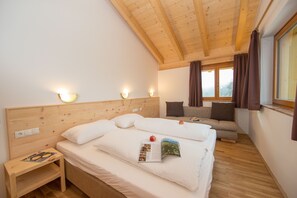 2 Schlafzimmer, Bügeleisen/Bügelbrett, Internetzugang, Bettwäsche