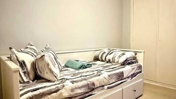 2 bedrooms, iron/ironing board, WiFi, bed sheets