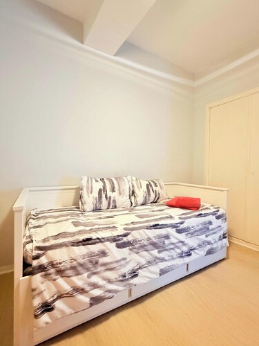 Stay in the Heart of Brussels – Steps from Grand Place & Manneken Pis