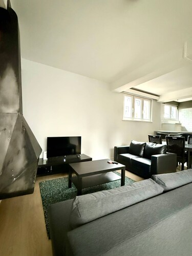 3 min to the Grand-Place, 6 min to Manneken Pis & Sleeps 6
