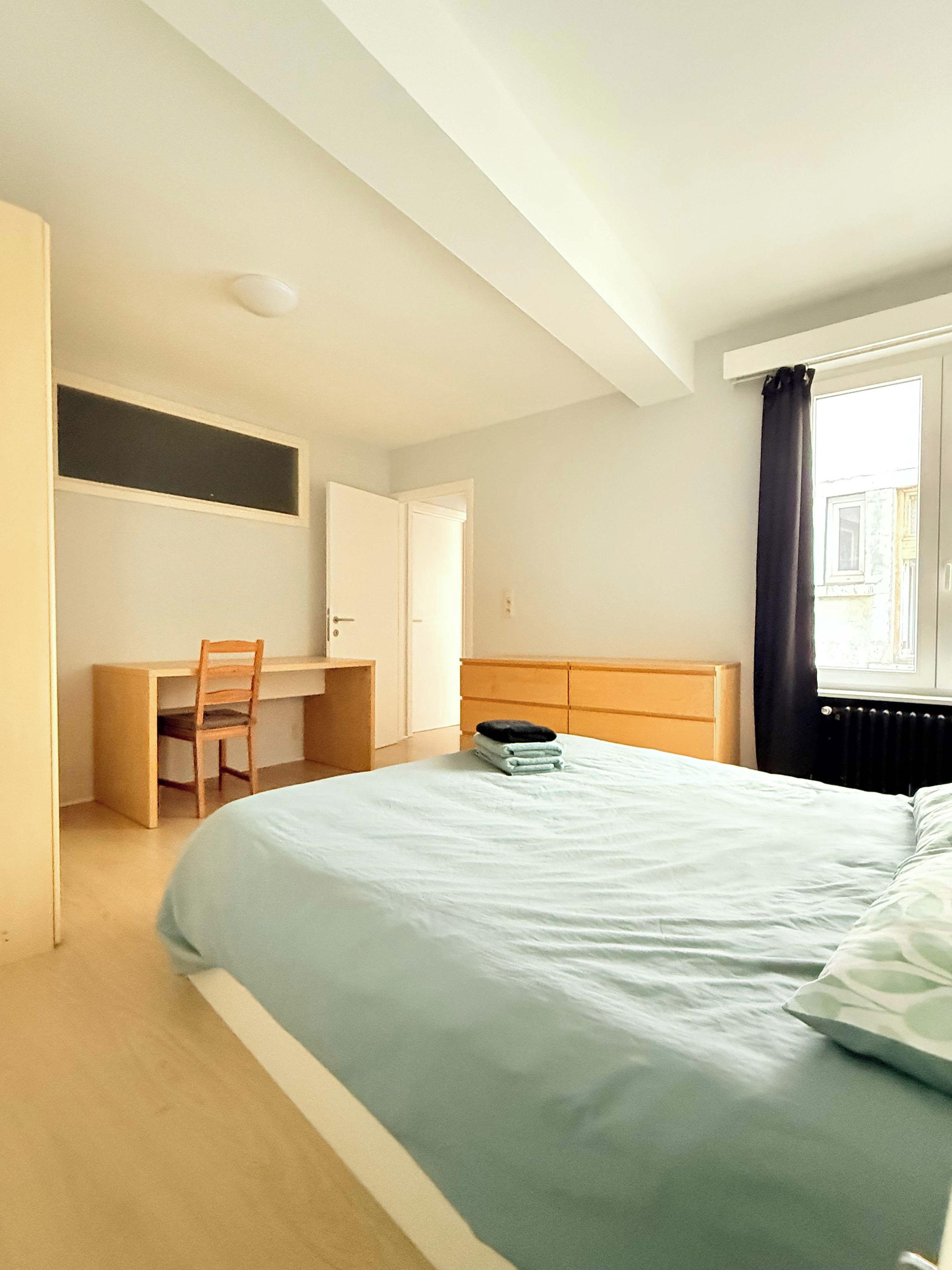 2 chambres, fer et planche à repasser, draps fournis