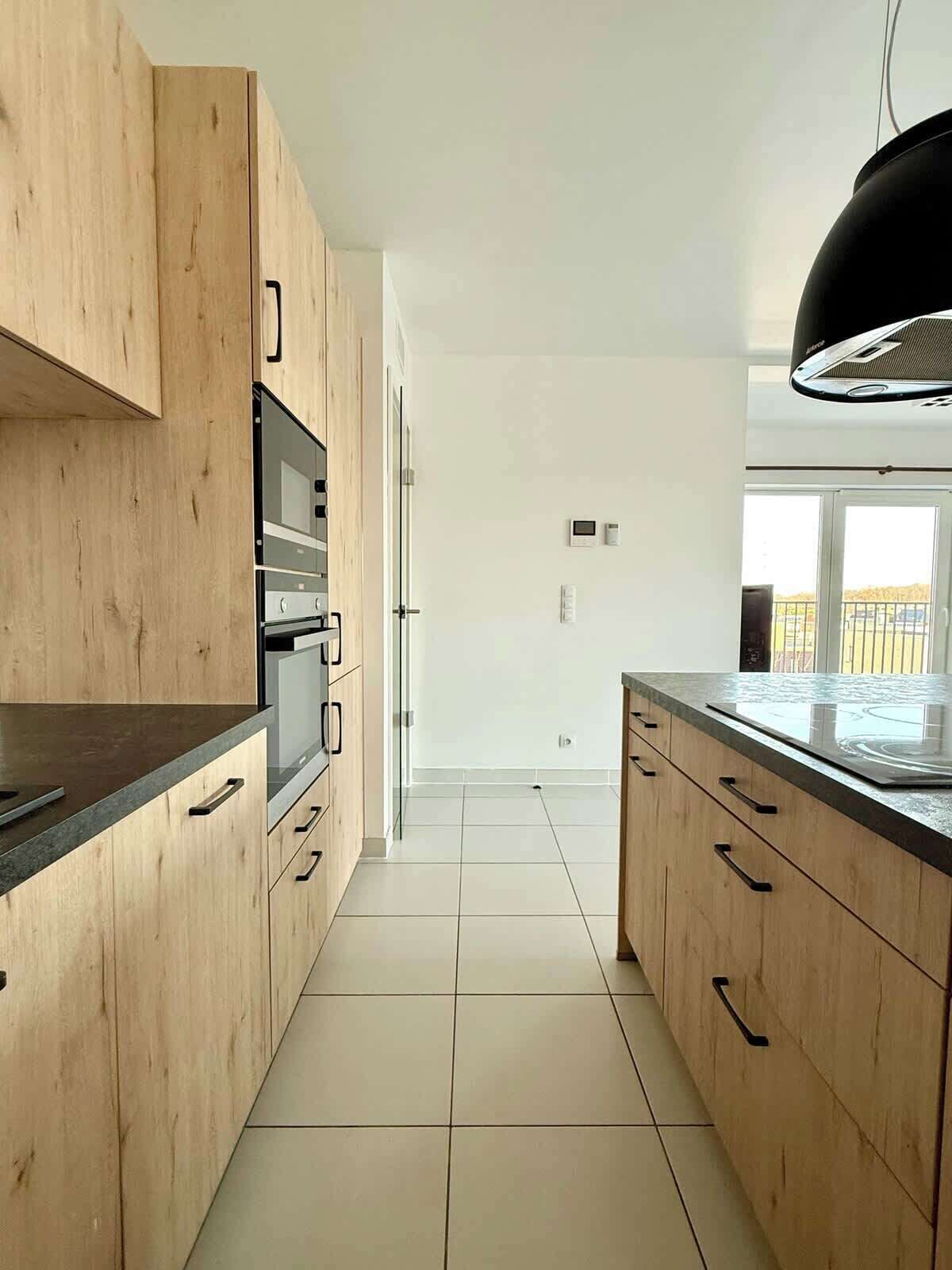 Réfrigérateur, micro-ondes, four, lave-vaisselle