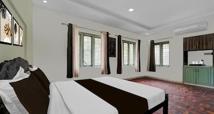 Collection O Chalakkudy River Annamanada