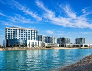 Exterior - Private Beach Access Studio W Pool & Gym Access (Ajmal Makan)