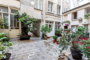 Property grounds - Charming Parisian Retreat in the Heart of the City (Paris)