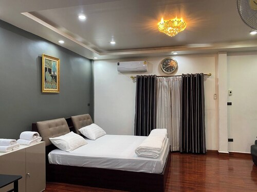 Beautiful 2 story newly renovated bungalow house