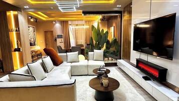 Standard Apartment, Balcony, City View | Living area