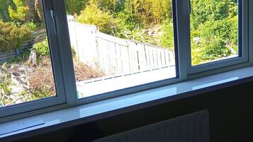 2 bedrooms, internet