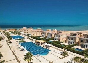 Pool - Selena Bay Resort - VIP apartment with Private Beach Area (محافظة البحر الأحمر)