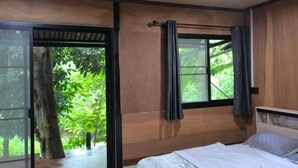 3 bedrooms, internet - Hill Tribe Art House (Tambon Mae Yao)