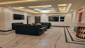House | Lobi