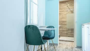 Eenvoudig appartement | Een strijkplank/strijkijzer, gratis wifi