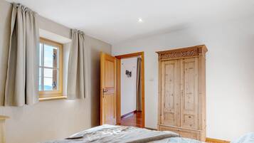 2 habitaciones, escritorio, wifi y ropa de cama