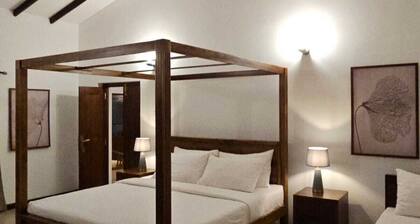 The 6th Milepost Tea Bungalow