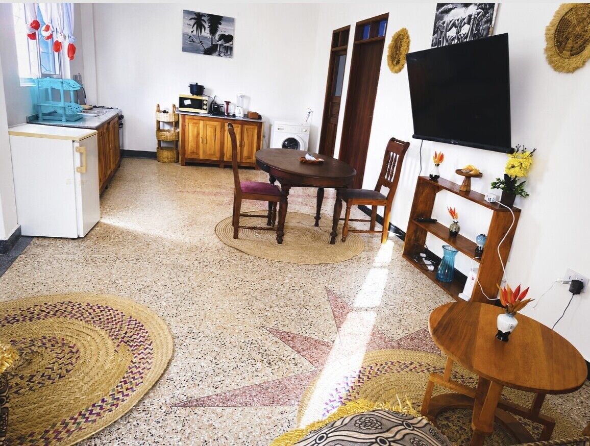 Comfort Apartment, 1 King Bed, Garden View | Living area