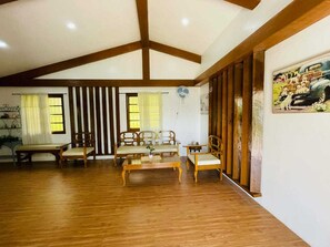 Standard Triple Room | Desk, free WiFi, bed sheets - 1193 Pinehall Farm Rizal (Antipolo)