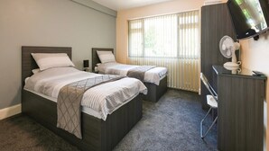 1 bedroom - Standard Twin Room (Uxbridge)
