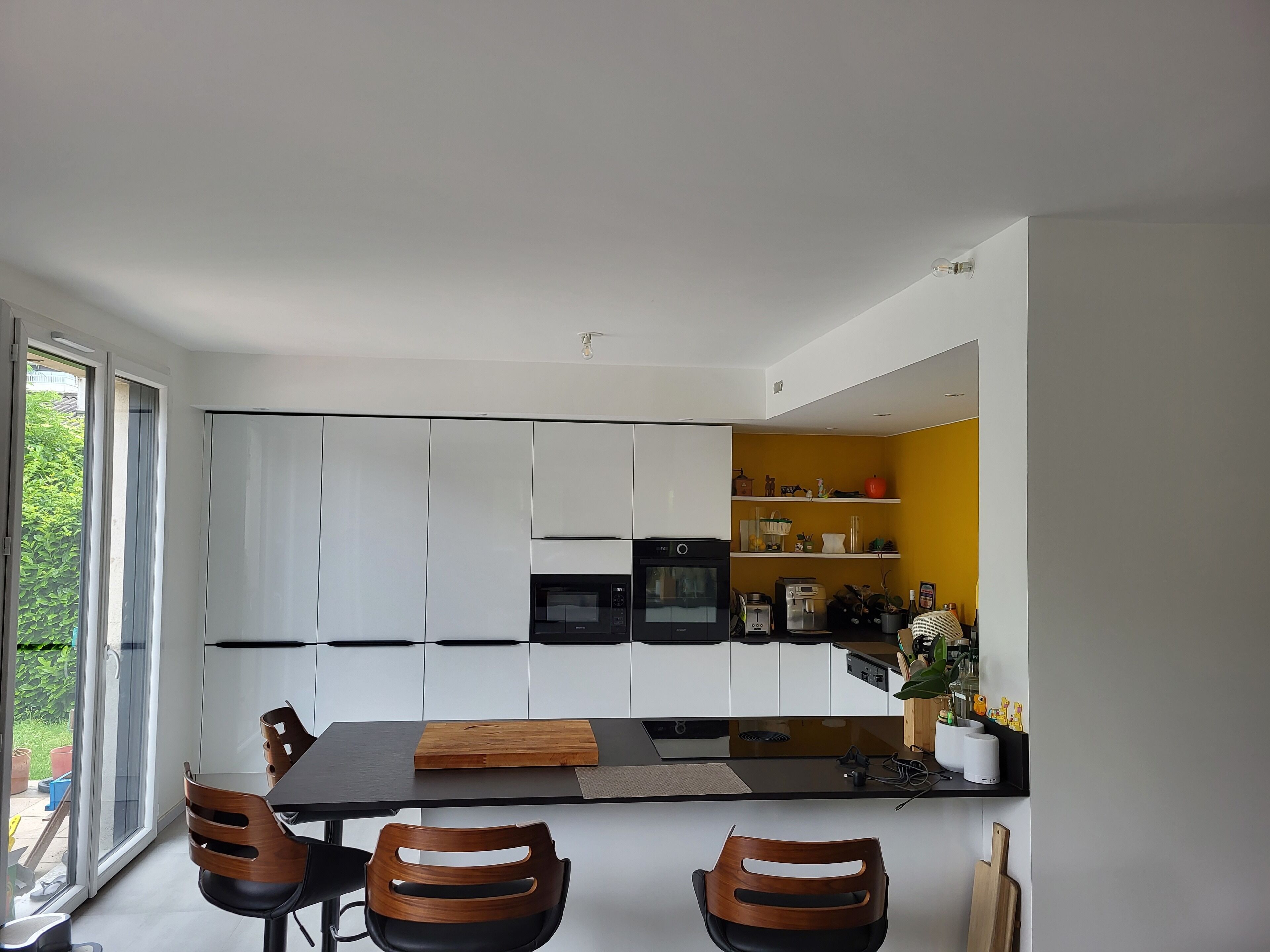 Micro-ondes, four, plaque de cuisson, lave-vaisselle