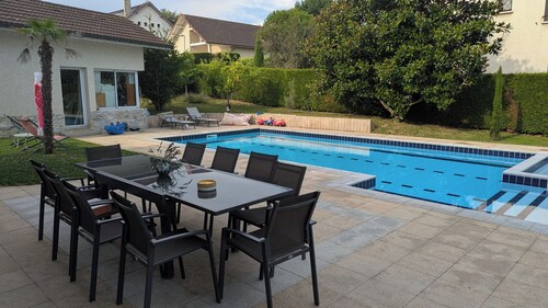 Aix les bains family home between land and lake or town! Within walking distance.