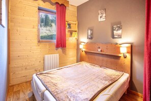 1 bedroom, free WiFi - Apt. in Chamrousse near supermarket (Chamrousse)