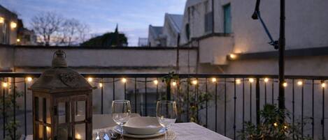 屋外ダイニングエリア