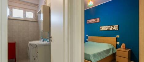 2 bedrooms, iron/ironing board