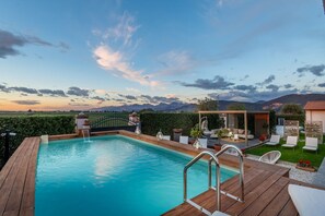 Pool - Luxury Contemporary Villa with Private Pool (Vecchiano)