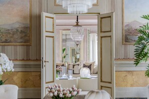 Interior - Luxury 4 bedrooms 4 bathrooms Penthouse with Terrace and Elevator (Lucca)