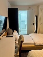 1 多间卧室、熨斗/熨衣板、免费 WiFi、床单