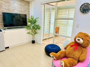 Room, 1 Bedroom, Balcony, Garden View | Room amenity