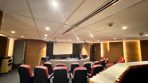 Room-adahkumaya Luxury Suites Plus