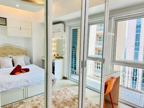 Room, 1 Bedroom, Balcony, Garden View