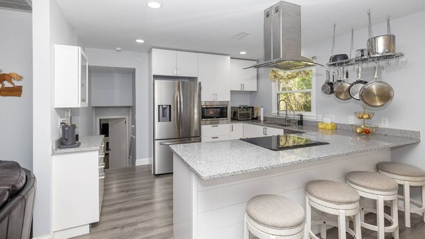 Coffee/tea maker, fridge, microwave, oven - Modern Huntersville Oasis w Sauna, Fire Pit, Screened Patio & Fenced Yard For Pets! + 15% Off Stay! (Huntersville)