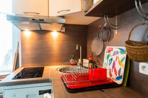 Microwave, dishwasher, coffee/tea maker - Holiday Home "Villa Esperance" with Wi-Fi (Arromanches-les-Bains)