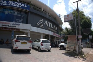 Front of property - Vista by Booksy One (Kollam)
