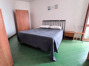 Room - Bright apartment with balcony (Lido di Jesolo)