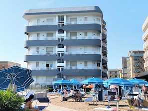 Exterior - Bright holiday home with balcony (Lido di Jesolo)