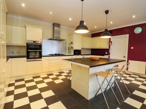 Dishwasher, cookware/dishes/utensils - Rudha Na Craig (Inveraray)