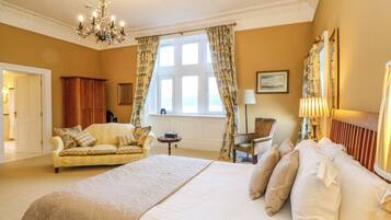 6 bedrooms, individually decorated, individually furnished