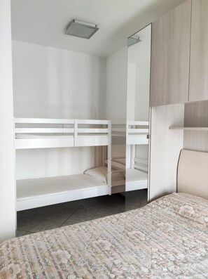 2 bedrooms - Apartment with sea view balcony (Jesolo)