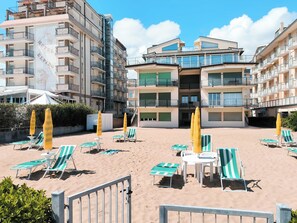 Property grounds - Seafront apartment with private parking (Lido di Jesolo)