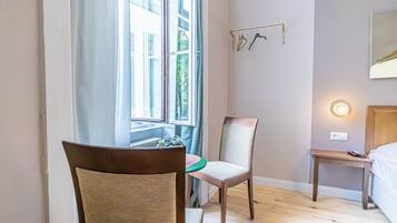 Eenvoudig appartement | Een strijkplank/strijkijzer, gratis wifi