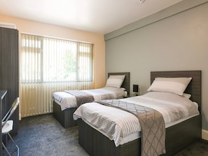 House | 1 bedroom - Standard Twin Room - Shared (Uxbridge)