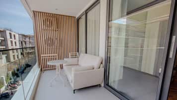 Standard Suite, 1 King Bed | Balcony