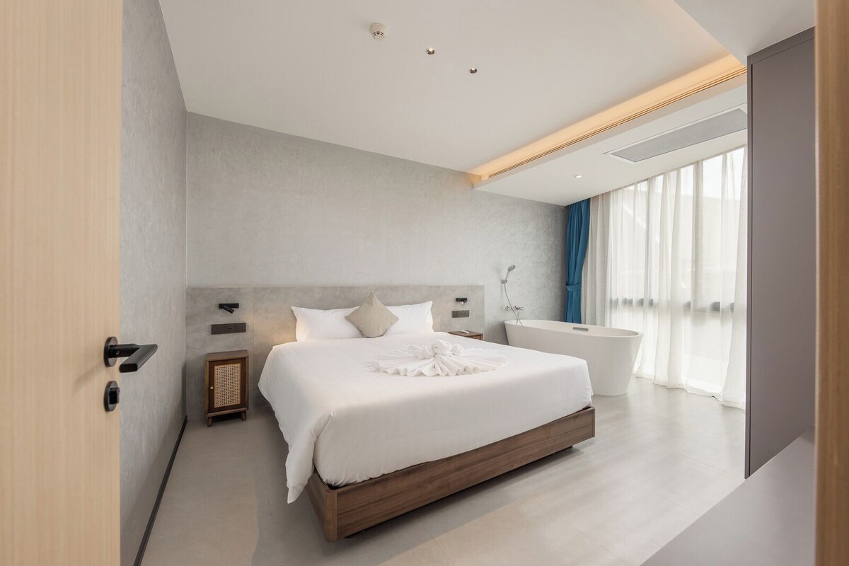 Comfort Apartment, 2 Bedrooms, Ensuite, City View | Hypo-allergenic bedding available, in-room safe, desk, WiFi (free)