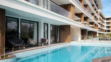 Apartment (3 Bedrooms) | Front of property