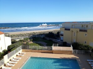 A heated pool - Duplex apartment, sleeps 6, balcony, sea view (Valras-Plage)